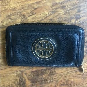 Tory Burch Black Leather Wallet